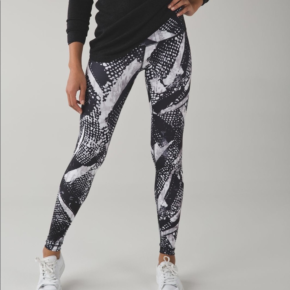 Lulu lemon Wonder Under Static Mist